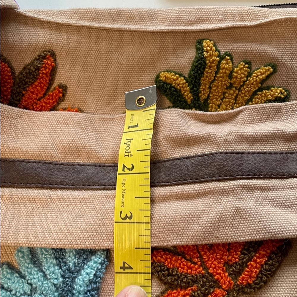 Magnolia Floral Embroidered Shoulder Bag/Purse - Picture 8 of 10